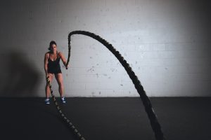 Ćwiczenia crossfit – efekty, zasady i najlepsze metody treningowe