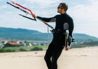 Ćwiczenia na lądzie dla kitesurferów: Jak skutecznie przygotować się do sportu